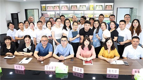 群英匯聚展風(fēng)采，工匠精神創(chuàng)佳績?！浝泵米蛹瘓F供應(yīng)物流中心競聘會